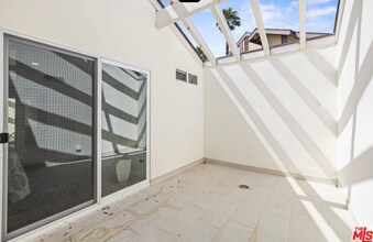 13 Pepper Ct in Inglewood, CA - Building Photo - Building Photo