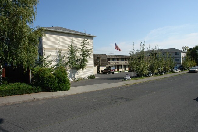 Atlantic Aspens in Spokane, WA - Foto de edificio - Building Photo
