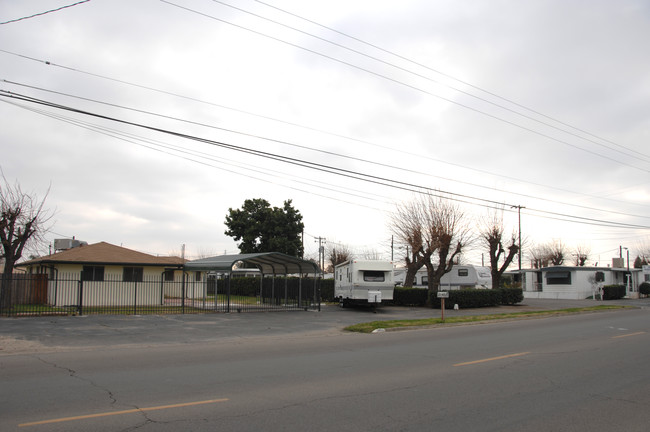 3147 W Olive Ave in Fresno, CA - Building Photo - Building Photo