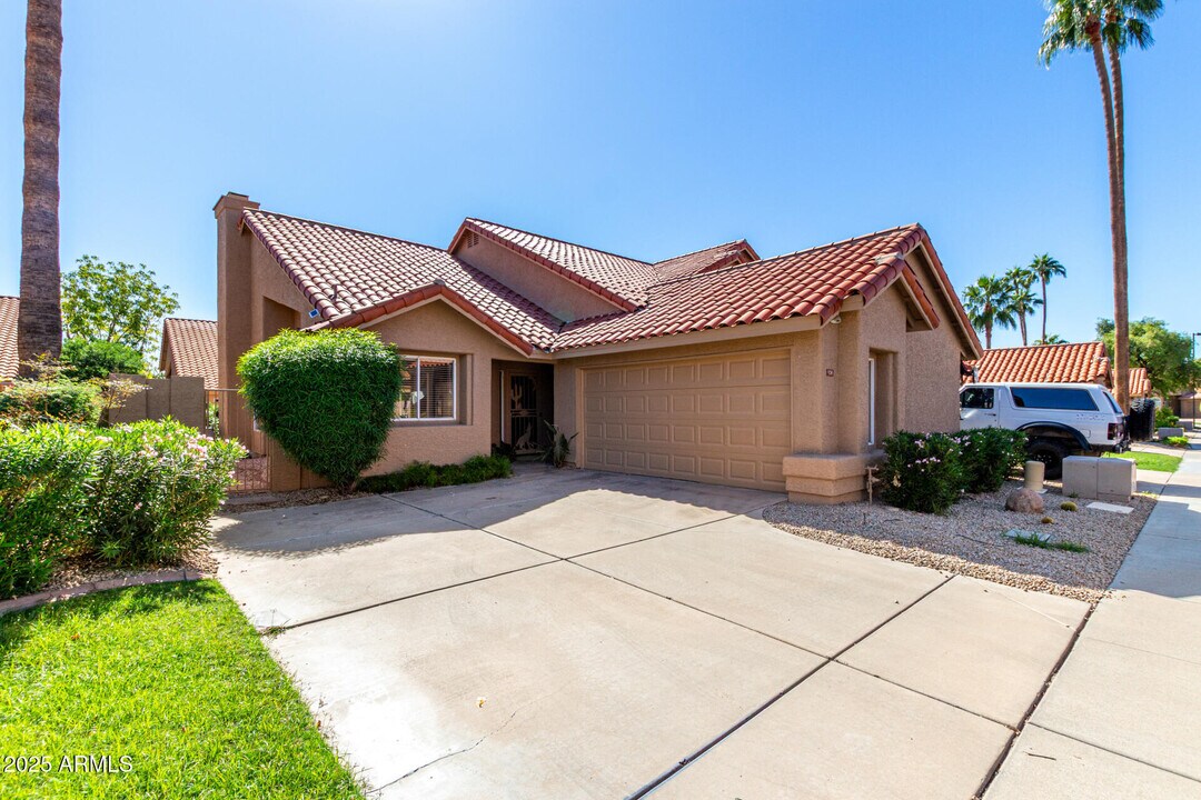 9285 E Sutton Dr in Scottsdale, AZ - Building Photo