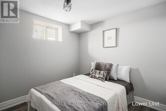 34 Ruskin St in Kingston, ON - Building Photo - Building Photo