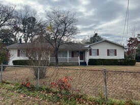 1602 Camelot Dr in Fayetteville, NC - Building Photo