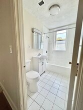 1411 Commonwealth Ave, Unit 303 in Boston, MA - Building Photo - Building Photo