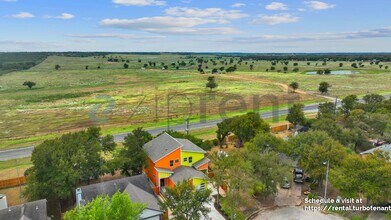 124 S Mockingbird Cir in Cedar Creek, TX - Building Photo - Building Photo