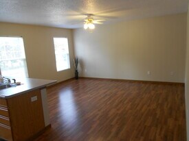 510 5th St, Unit C in Coralville, IA - Building Photo