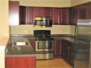 624 NE 29th Dr-Unit -Unit C in Wilton Manors, FL - Building Photo - Building Photo