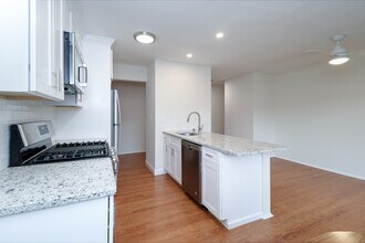107 E Broadway, Unit A in Milford, CT - Building Photo - Building Photo
