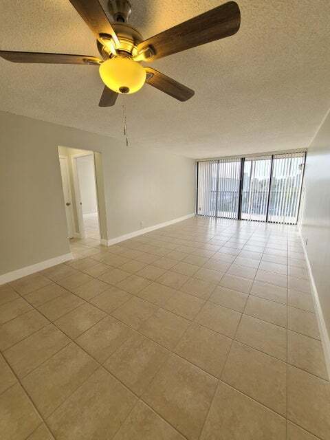 4 Royal Palm Way, Unit 6050 in Boca Raton, FL - Building Photo