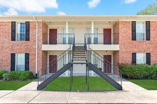 9410 Edgebrook Dr in Houston, TX - Building Photo