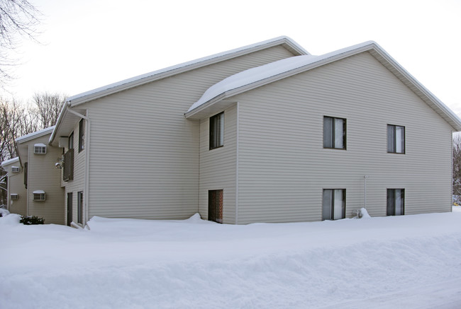 Creekside Apartments in Litchfield, MN - Foto de edificio - Building Photo