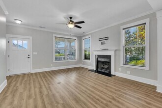 204 W Azalea Dr in Holly Ridge, NC - Building Photo - Building Photo