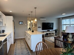 30 Pacer Way, Unit 219 in Scarborough, ME - Building Photo - Building Photo