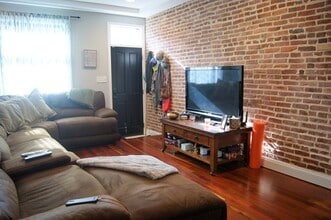 335 S Robinson St in Baltimore, MD - Building Photo - Building Photo