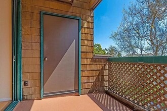 4435 Nobel Dr, Unit 30 in San Diego, CA - Building Photo - Building Photo