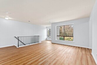 66 Banner Ct in Evesham, NJ - Building Photo - Building Photo