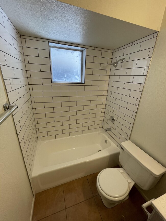 property at 1520 W 5th St