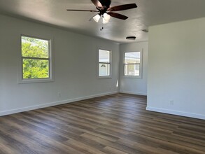 2477 Baldwin Ave in Oroville, CA - Foto de edificio - Building Photo