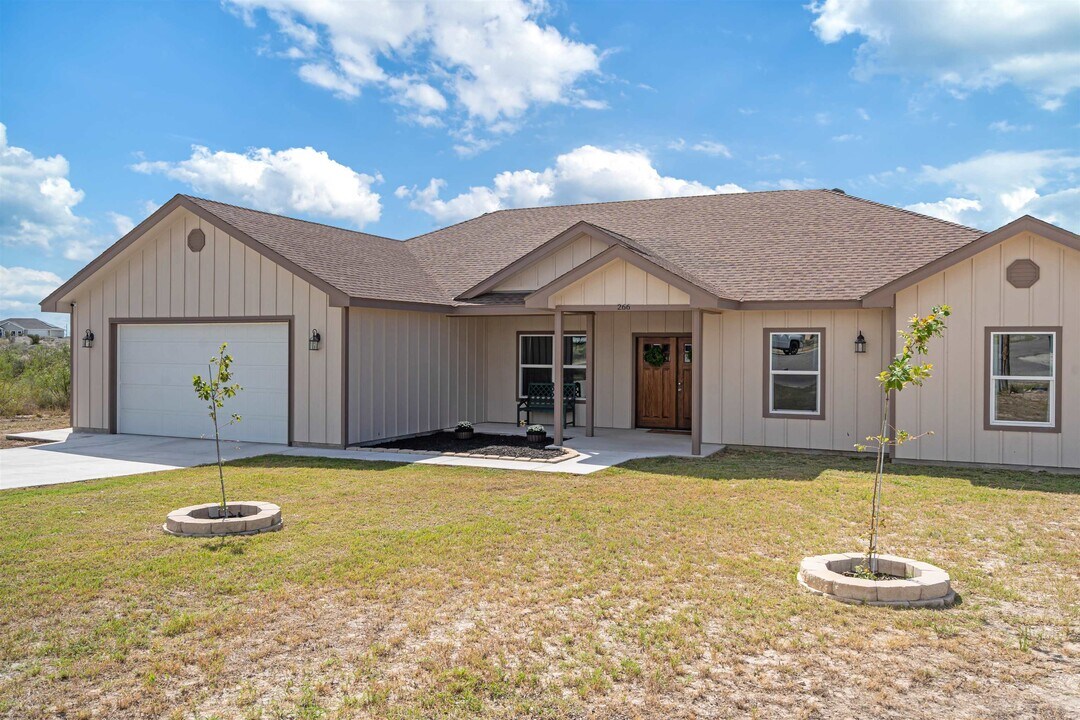 266 Cielo Grande in Del Rio, TX - Building Photo