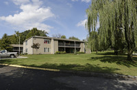 Pines Apartments in Knoxville, TN - Building Photo - Building Photo