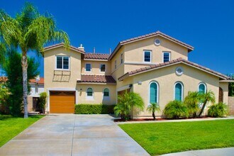 35177 Via Laguna in Winchester, CA - Building Photo - Building Photo