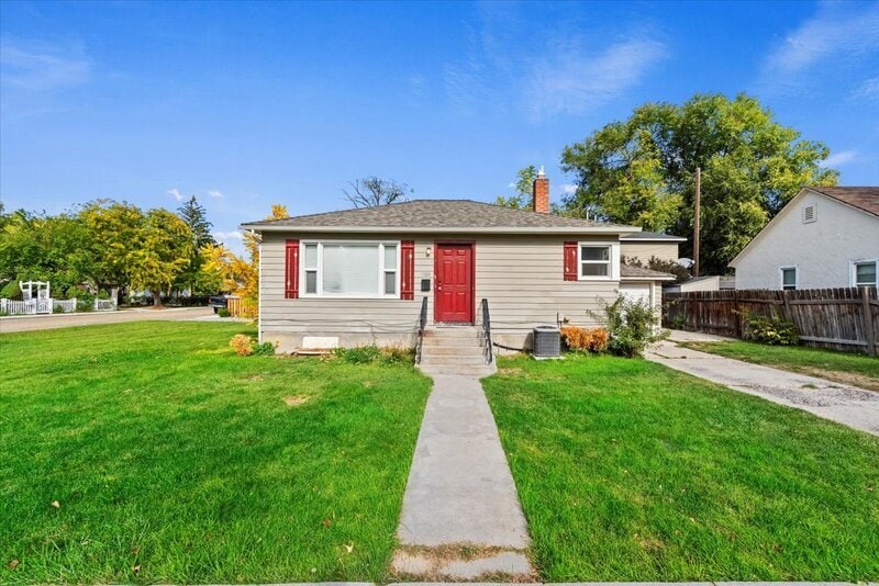 1104 E Dewey Ave in Nampa, ID - Foto de edificio