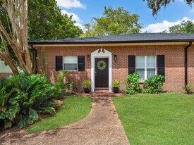 2225 Paul Russell Cir in Tallahassee, FL - Building Photo