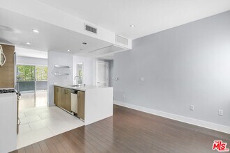 1730 Sawtelle Blvd in Los Angeles, CA - Building Photo - Building Photo