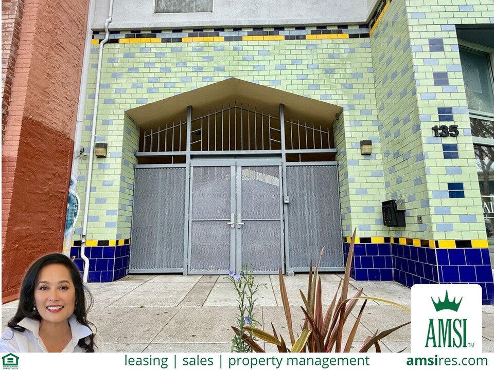 135 Valencia St in San Francisco, CA - Building Photo