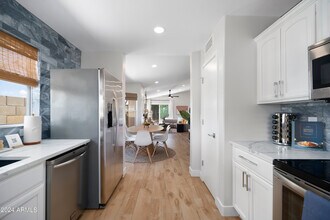 4393 E Hartford Ave in Phoenix, AZ - Building Photo - Building Photo