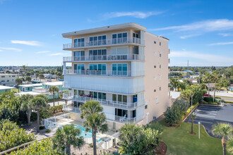 OCEAN TERRACES in Cocoa Beach, FL - Foto de edificio - Building Photo