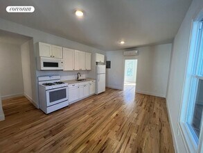 82 Hendrix St in Brooklyn, NY - Building Photo - Building Photo