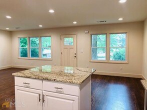 364 Brooks Ave SW in Atlanta, GA - Building Photo - Building Photo