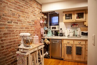 76 Phillips St in Boston, MA - Building Photo - Building Photo