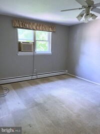 335 E Lancaster Ave photo'