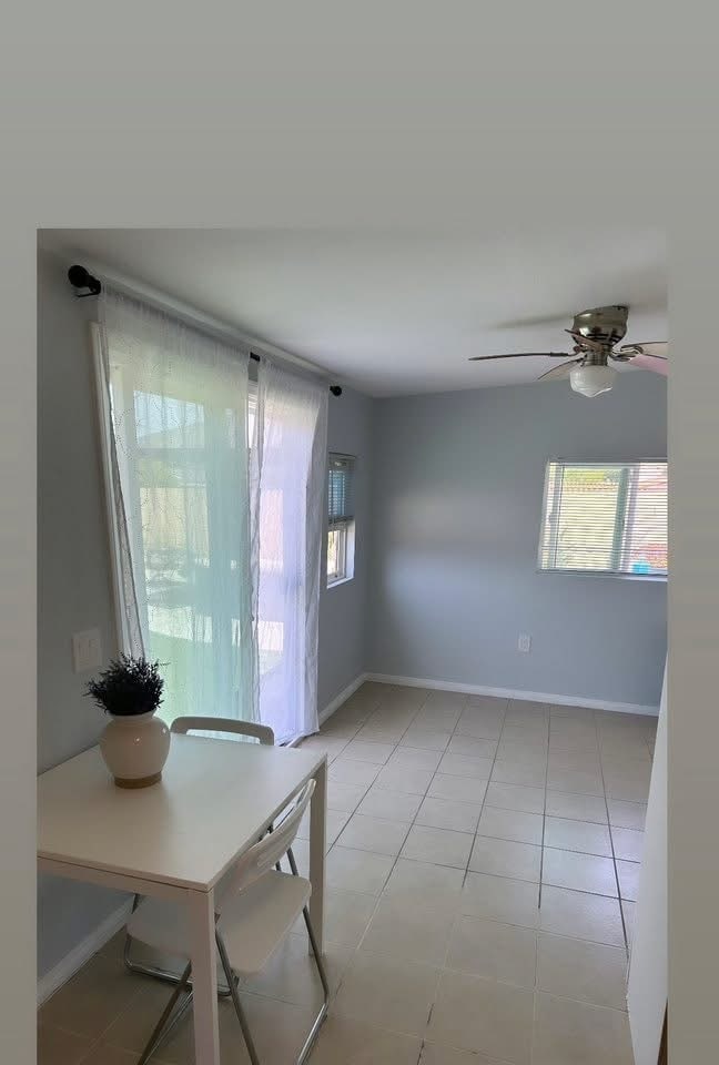4237 Darwin Way, Unit Darwin Way in San Diego, CA - Foto de edificio - Building Photo
