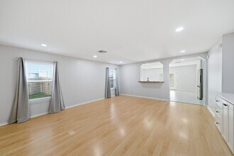 3426 Huisache Blvd in Pearland, TX - Foto de edificio - Building Photo