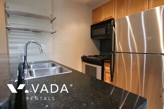 928 Richards St in Vancouver, BC - Building Photo - Building Photo
