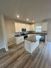 110 Foster Wy Dr in Huntsville, AL - Building Photo - Building Photo