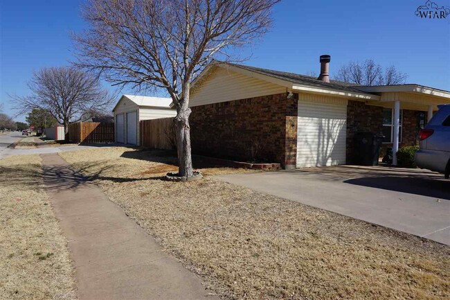 property at 4324 Edgehill