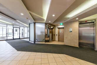 Silver Maple Court in Brampton, ON - Building Photo - Interior Photo