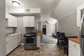 1039 Victoria St N in St. Paul, MN - Building Photo - Building Photo
