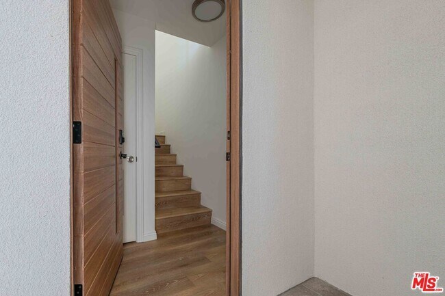 815 N Kingsley Dr in Los Angeles, CA - Building Photo - Building Photo