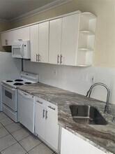 315 Branard St in Houston, TX - Building Photo - Building Photo