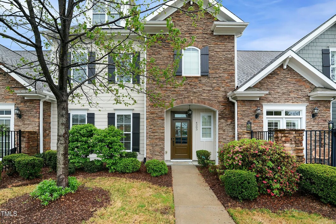 4203 Overcup Oak Ln in Cary, NC - Building Photo