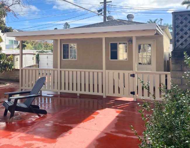 property at 825.5 San Luis Rey Ave