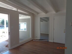 710 Azalea Way in Vacaville, CA - Building Photo - Building Photo