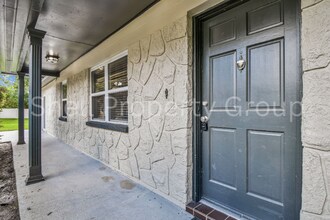 16901 Melba Ln in Lutz, FL - Building Photo - Building Photo