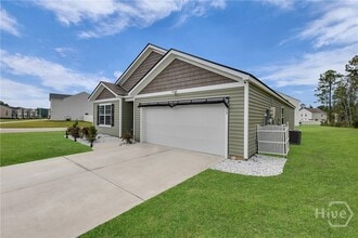 233 Caribbean Village Dr in Guyton, GA - Building Photo - Building Photo