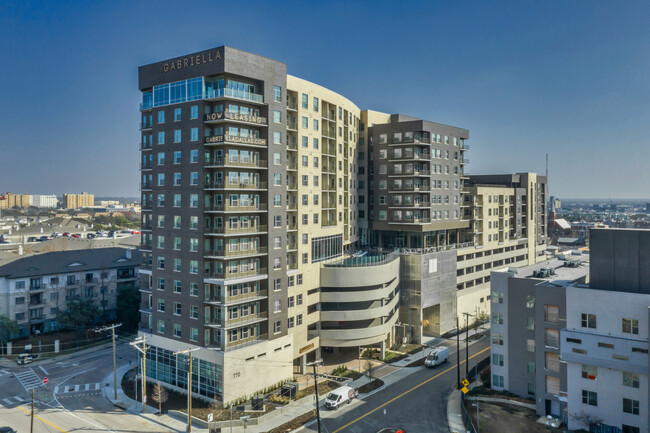 The Gabriella in Dallas, TX - Foto de edificio - Building Photo