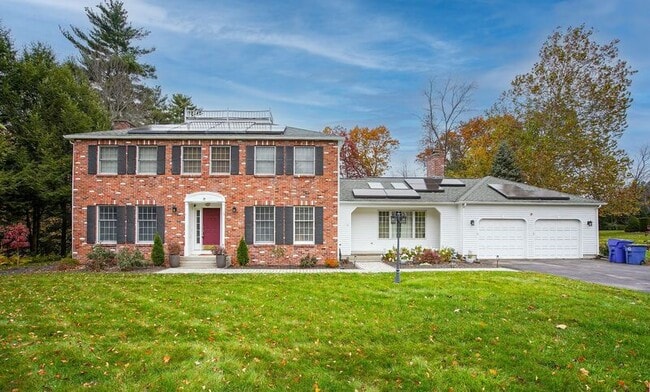 property at 14 Horseshoe Ln